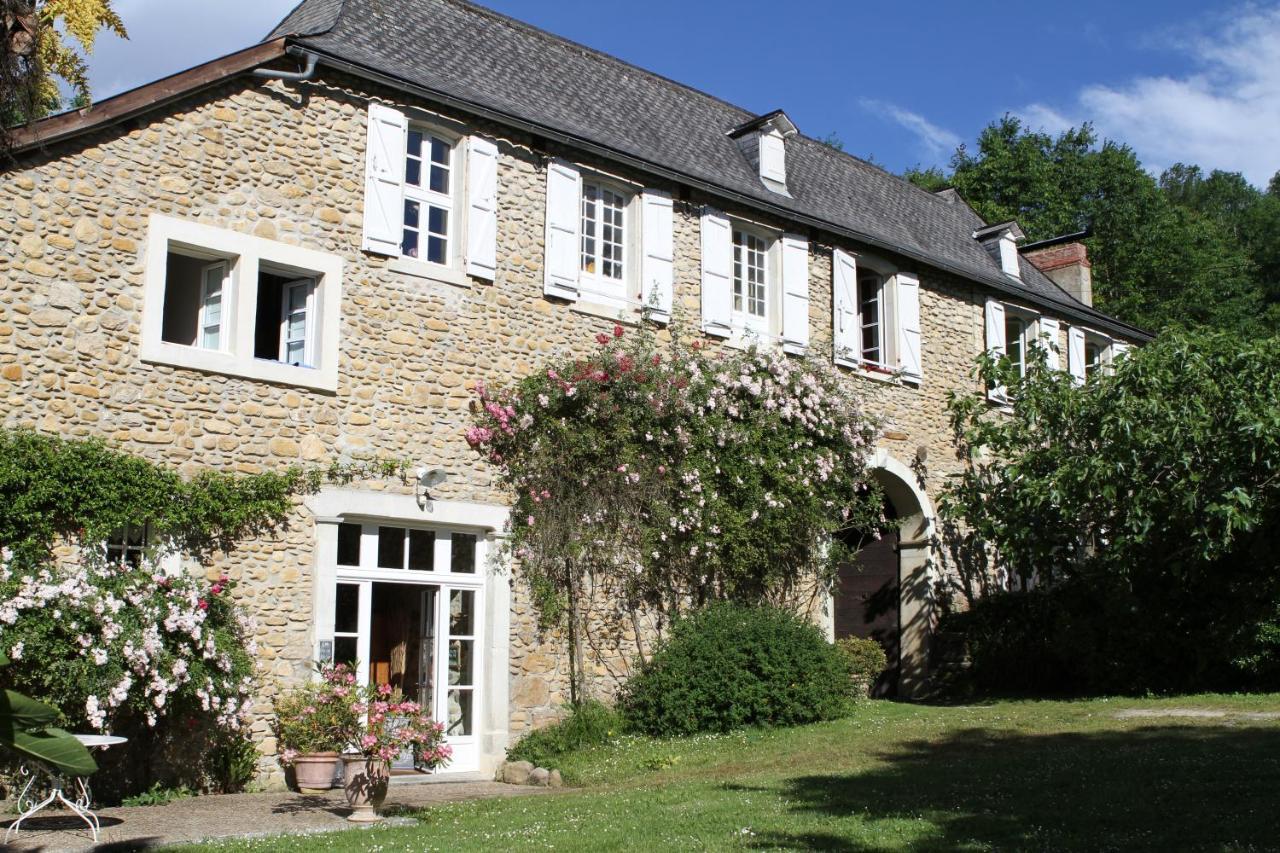 Bed and Breakfast La Ferme Dague Lasseube Экстерьер фото