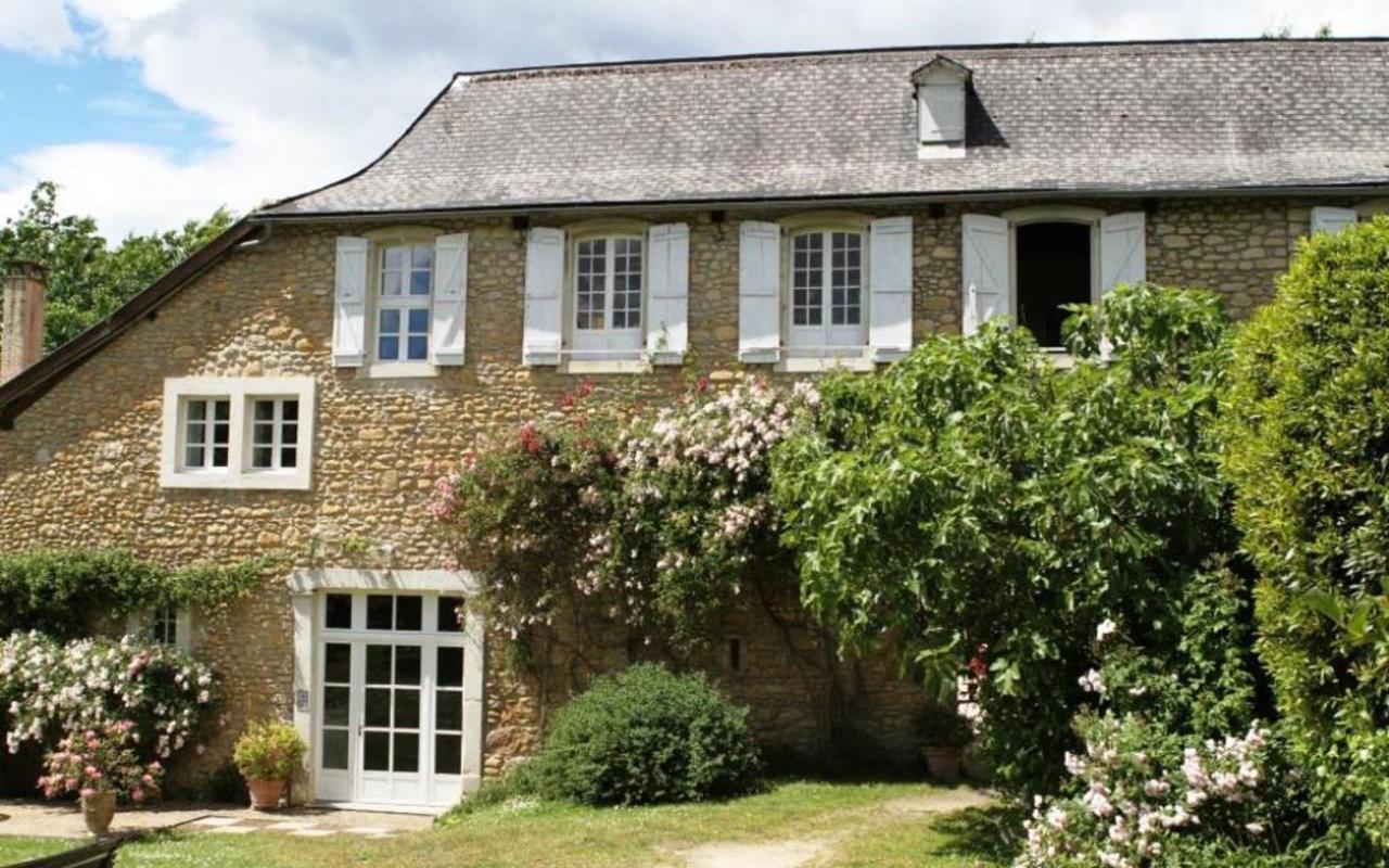 Bed and Breakfast La Ferme Dague Lasseube Экстерьер фото