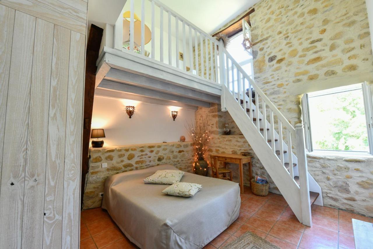 Bed and Breakfast La Ferme Dague Lasseube Экстерьер фото