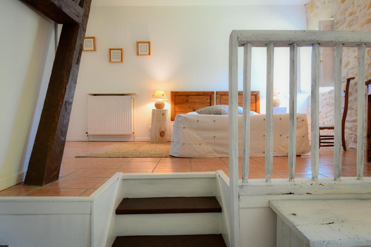 Bed and Breakfast La Ferme Dague Lasseube Экстерьер фото