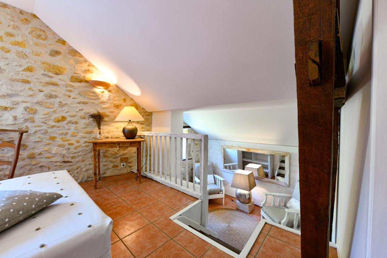 Bed and Breakfast La Ferme Dague Lasseube Экстерьер фото