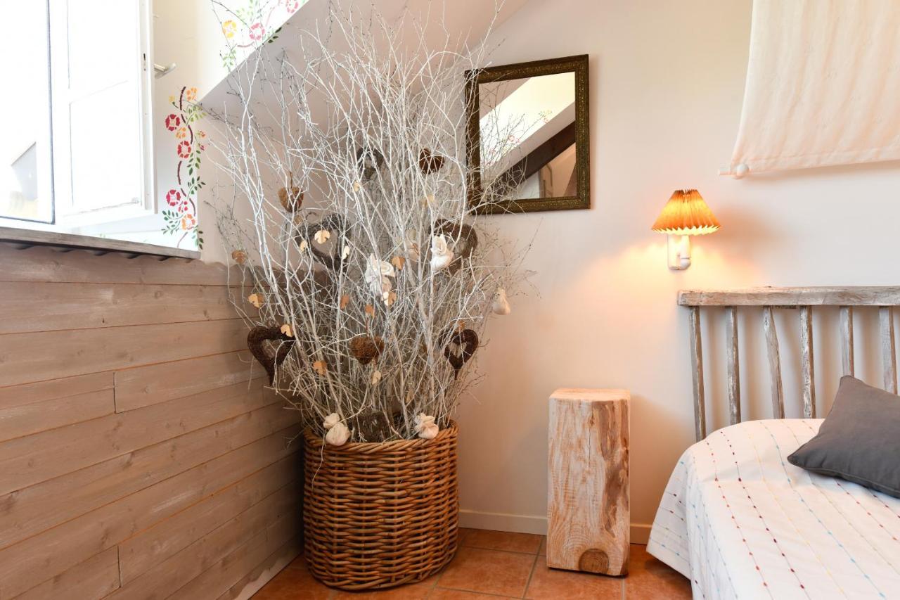 Bed and Breakfast La Ferme Dague Lasseube Экстерьер фото
